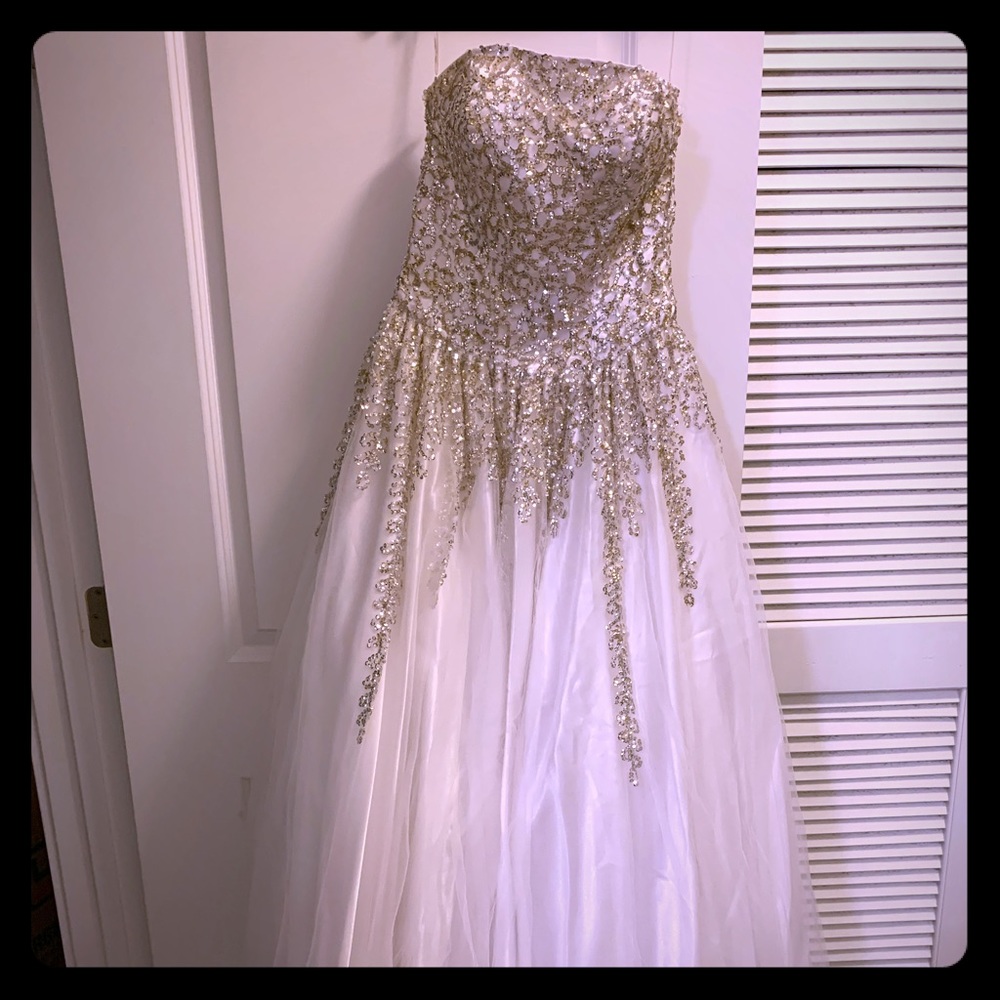 Cascading Sequence Ballgown